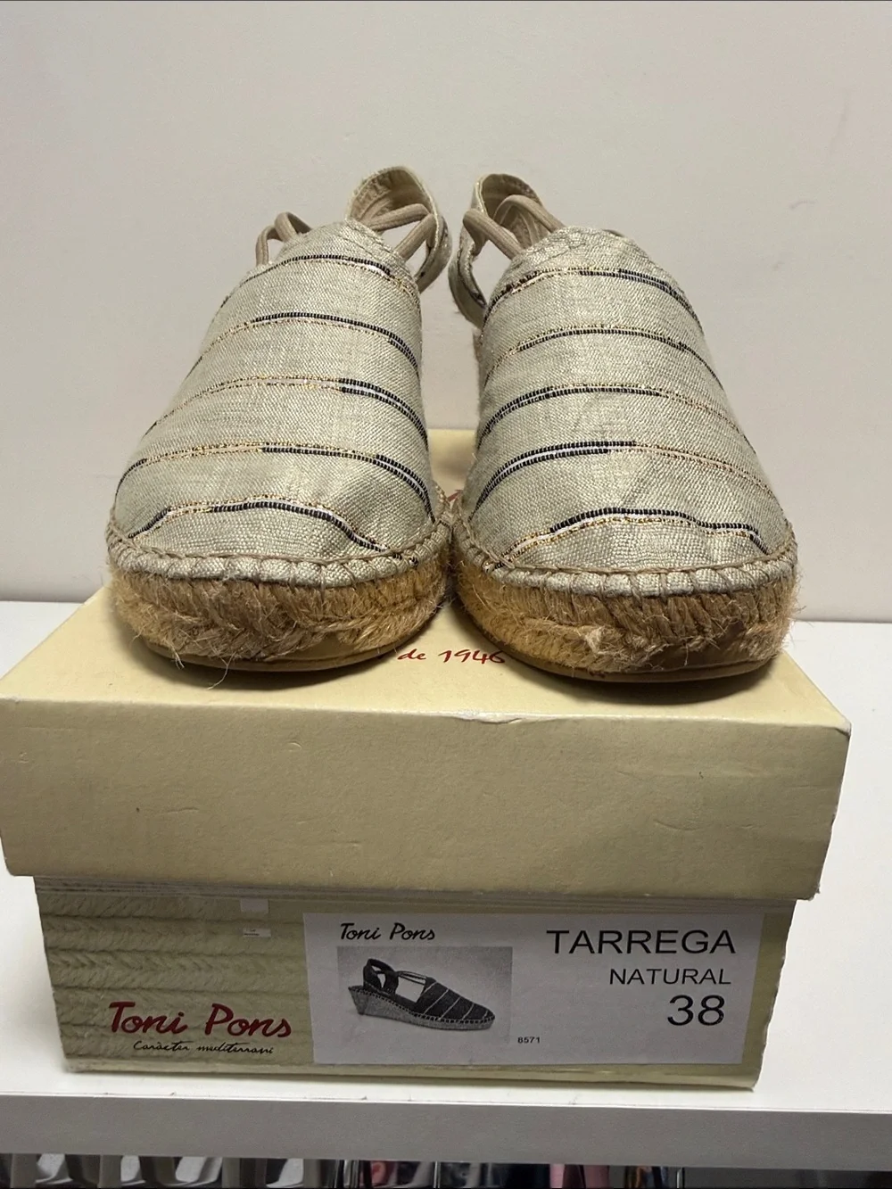 Espadrille Slingback Wedge in Light green with Metallic Stripes, elastic straps
